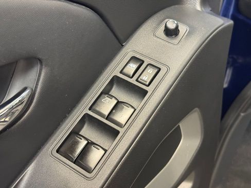 Used 2022 Nissan Frontier SV image 10