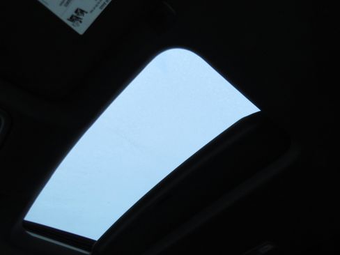 Used 2022 Chevrolet Silverado 1500 High Country w/ Technology Package image 27