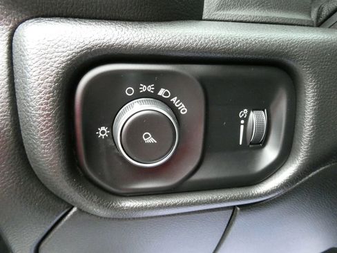 Used 2021 RAM 2500 Tradesman AWD/4WD image 28