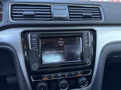 Used 2019 Volkswagen Passat 2.0T Wolfsburg image 33