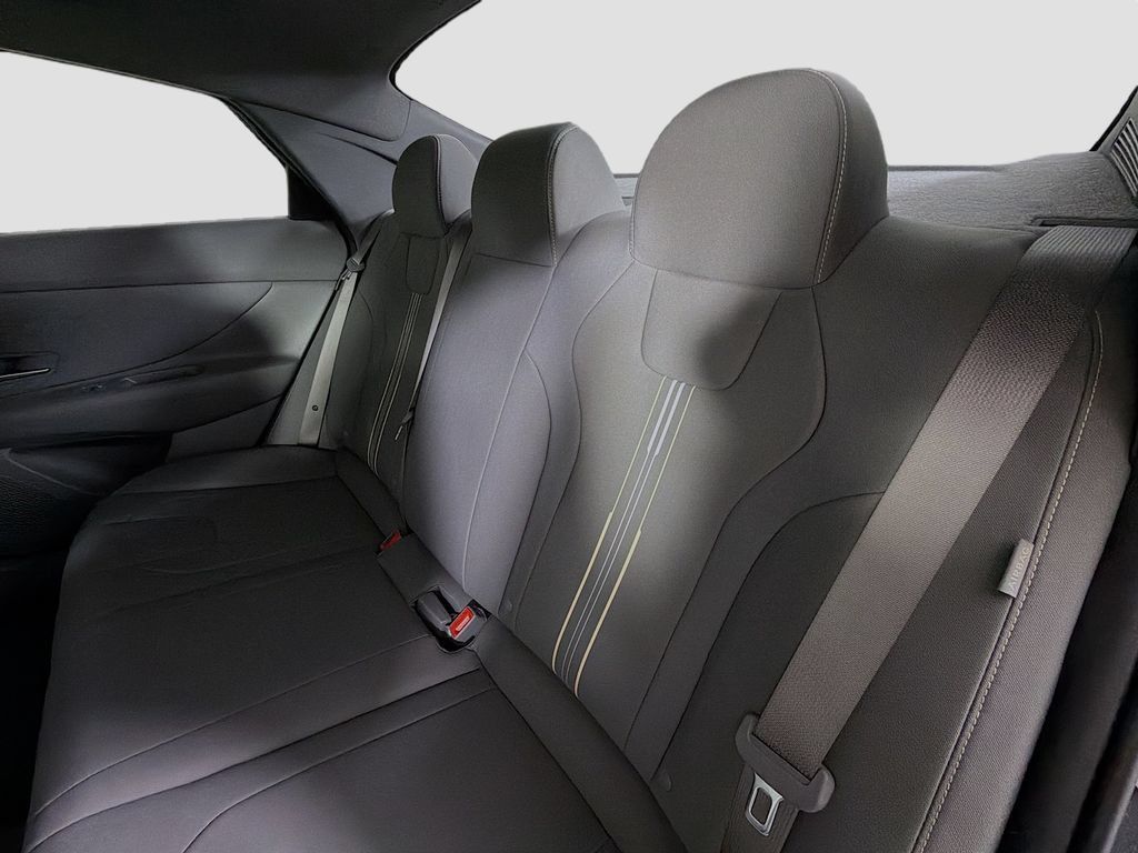 Used 2025 Hyundai Elantra Sport FWD image 22