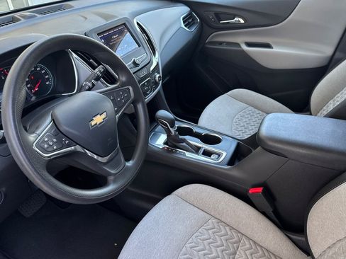 Used 2024 Chevrolet Equinox LS w/ LS Convenience Package FWD image 9