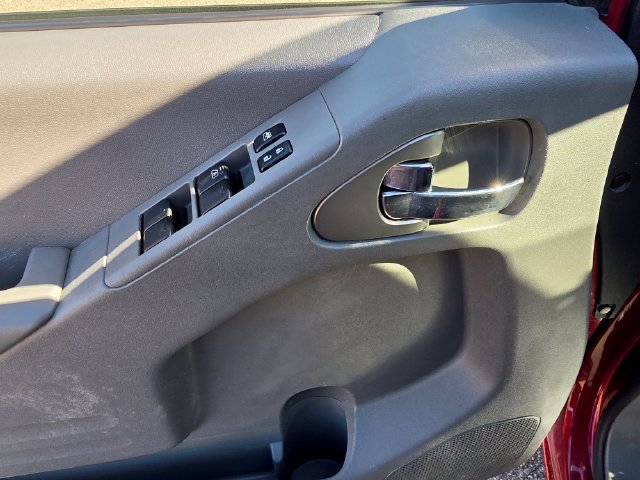 Used 2019 Nissan Frontier Desert Runner RWD image 10