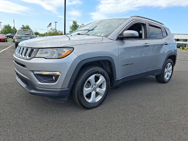 Used 2020 Jeep Compass Latitude w/ Popular Equipment Group AWD/4WD image 3