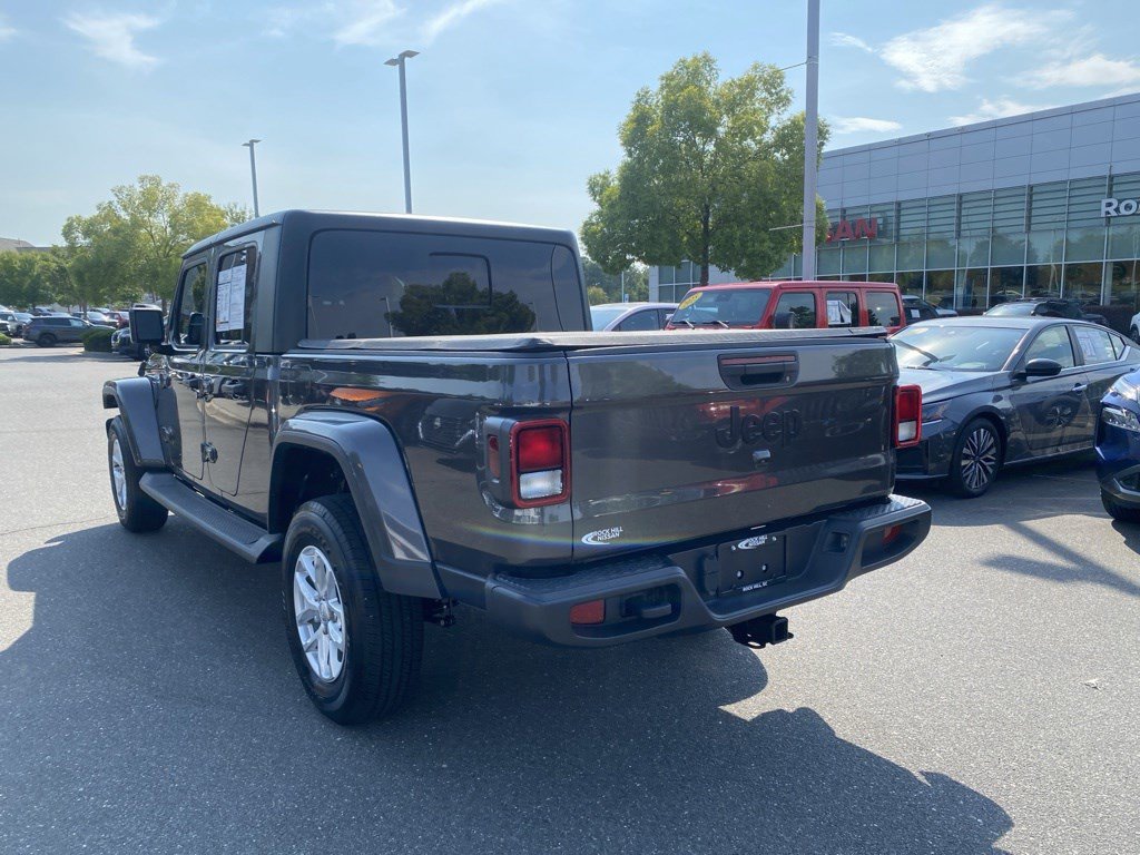 Used 2023 Jeep Gladiator Sport AWD/4WD image 7