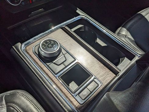 Certified 2021 Ford Expedition Limited image 30