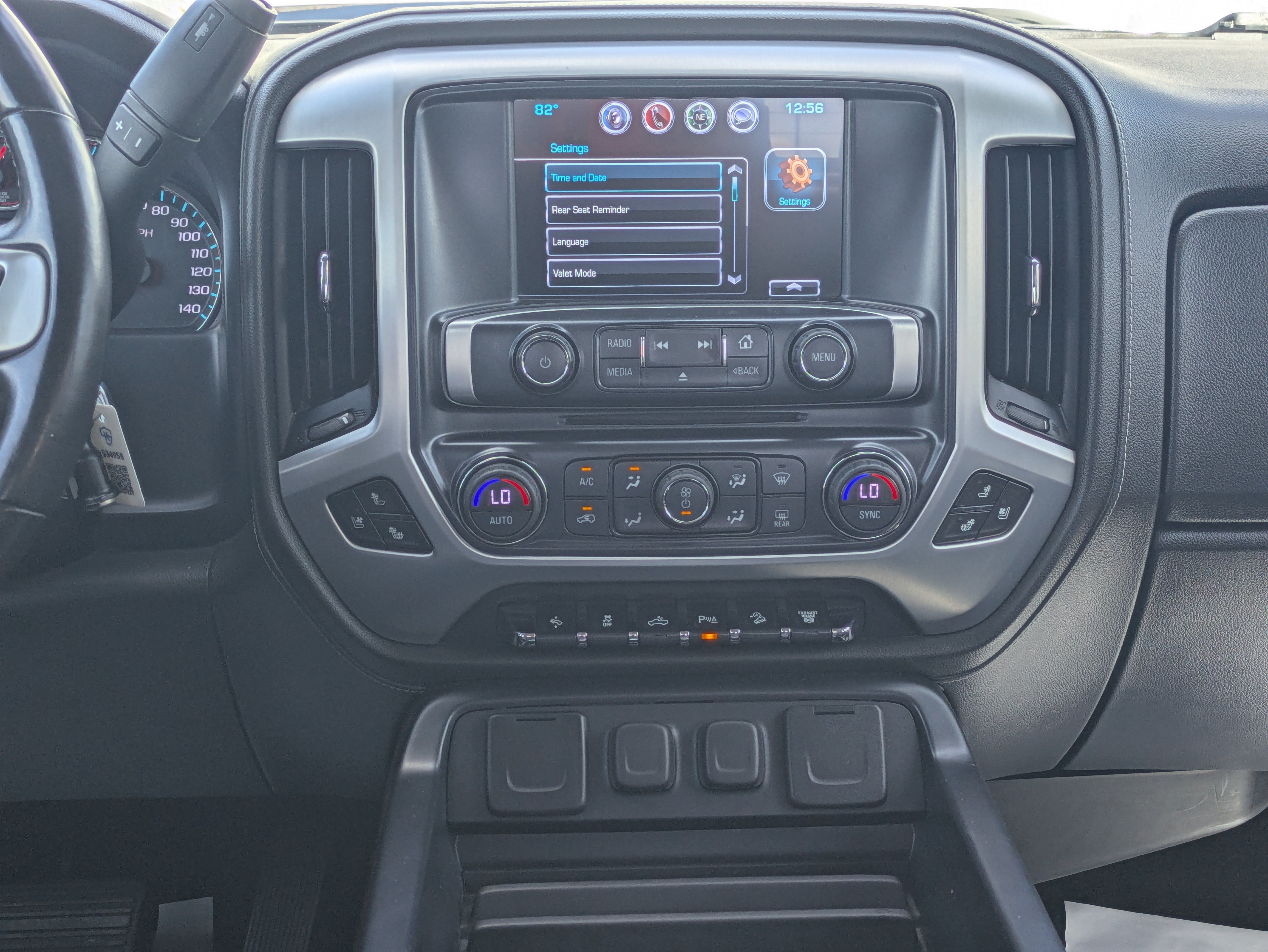 Used 2017 GMC Sierra 2500 SLT w/ Suspension Package, Off-Road AWD/4WD image 18
