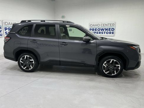 Certified 2025 Subaru Forester Premium AWD/4WD image 9