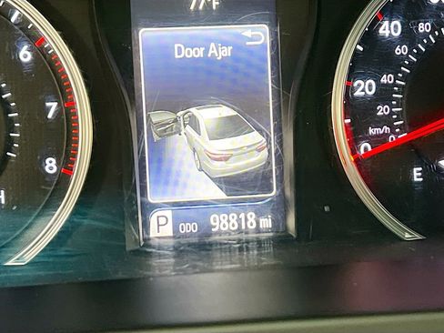 Used 2017 Toyota Camry SE image 11