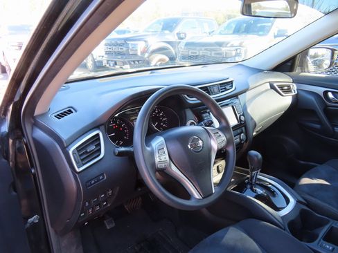 Used 2015 Nissan Rogue SV w/ SV Premium Package image 13