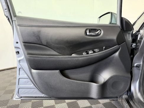 Used 2019 Nissan Leaf SV w/ SV Technology Package FWD image 29