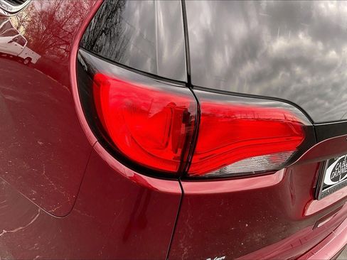 Used 2017 Chrysler Pacifica Touring w/ Tire & Wheel Group image 28