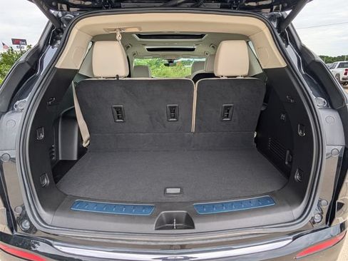 Used 2024 Buick Enclave Avenir w/ Avenir Technology Package FWD image 26
