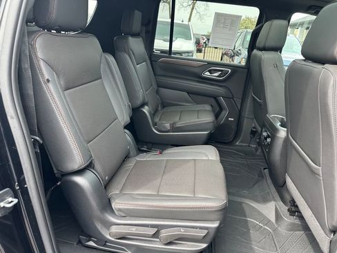Used 2023 Chevrolet Suburban High Country AWD/4WD image 30