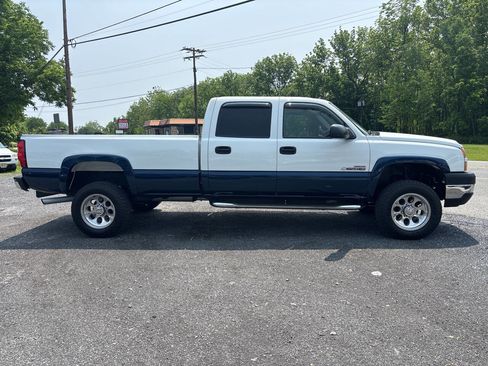 Used 2005 Chevrolet Silverado 2500 LT w/ Heavy-Duty Power Package image 10