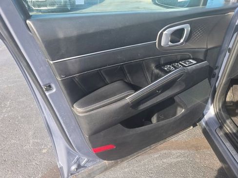 Used 2023 Kia Sorento SX AWD/4WD image 24