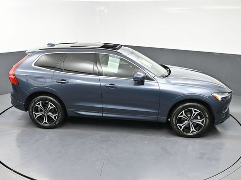 Used 2022 Volvo XC60 B5 Momentum w/ Climate Package image 47