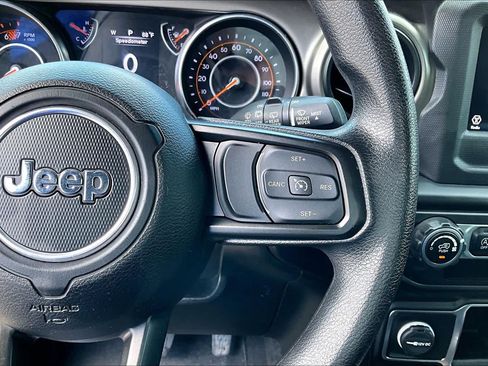 Used 2021 Jeep Wrangler Sport AWD/4WD image 25