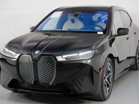 Used 2022 BMW iX xDrive50 w/ Premium Package image 51