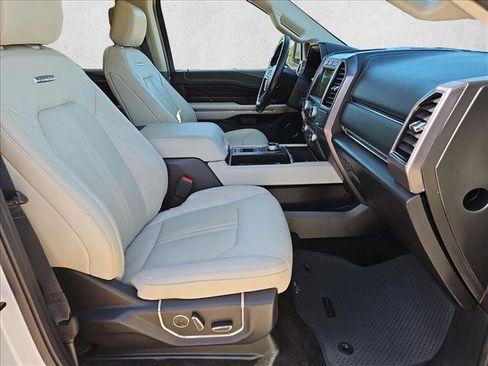 Used 2018 Ford Expedition Platinum RWD image 23