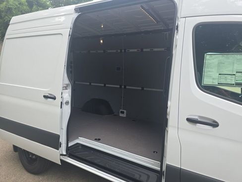 New 2025 Mercedes-Benz Sprinter 3500 image 23