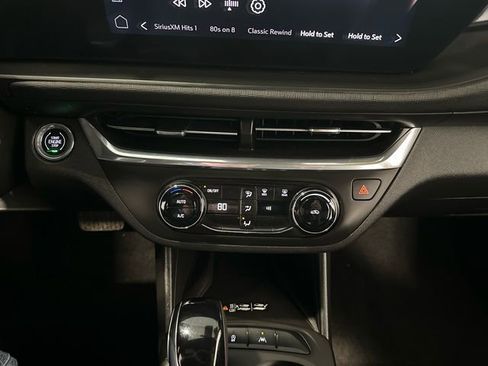 Used 2024 Buick Envista Preferred w/ Convenience II Package image 25