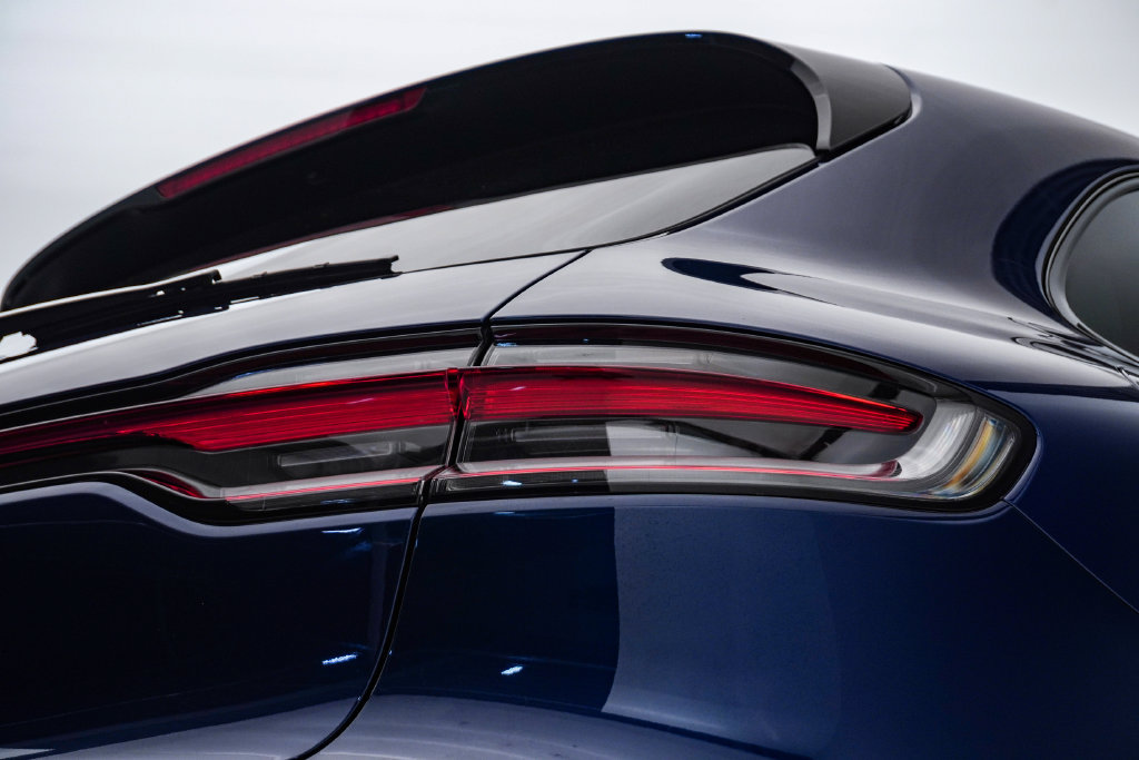 Certified 2026 Porsche Macan AWD/4WD image 12