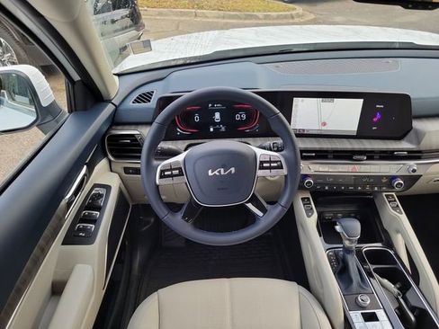 Used 2025 Kia Telluride EX image 27