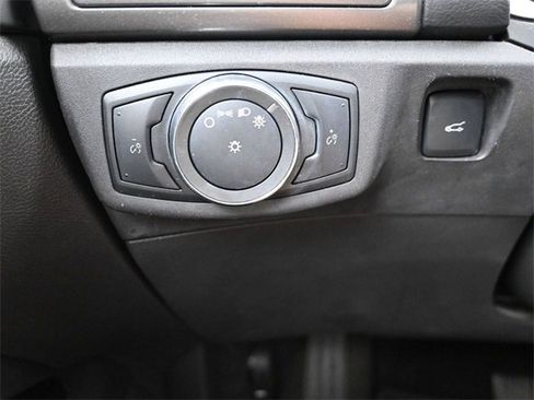 Used 2016 Ford Fusion SE image 28