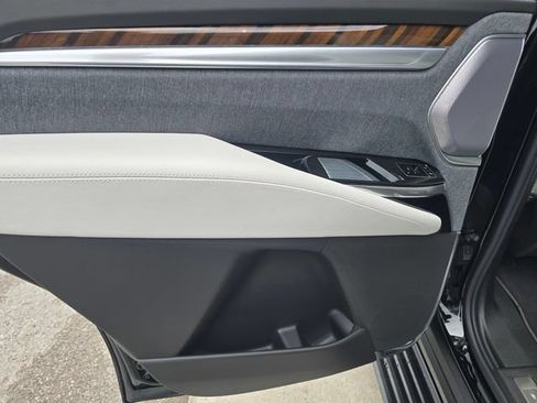 New 2026 Cadillac Escalade Platinum Sport AWD/4WD image 15