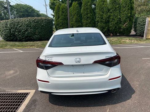 Used 2025 Honda Civic Sport image 9
