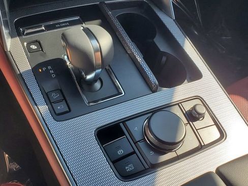 Certified 2025 MAZDA CX-70 Plug-In Hybrid w/ Premium Plus image 31