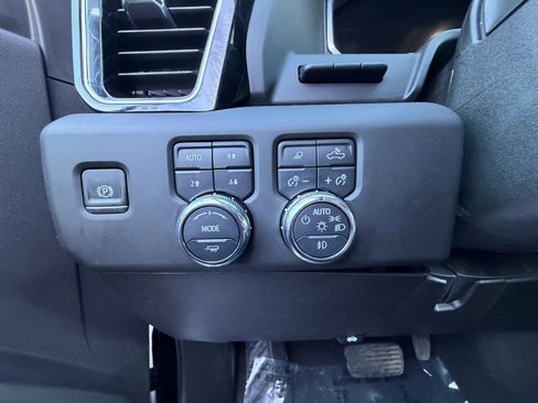 Used 2025 GMC Sierra 2500 Denali w/ Denali Reserve Package image 17