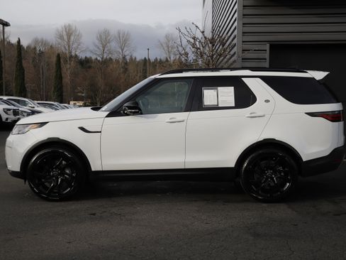 Certified 2025 Land Rover Discovery S image 7