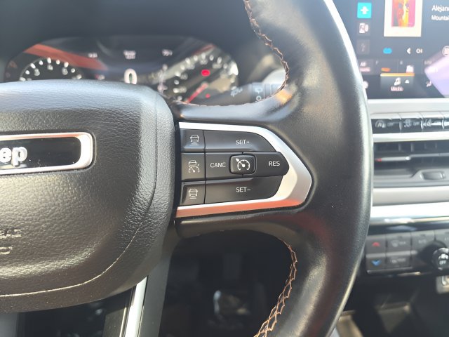 Certified 2022 Jeep Compass Limited AWD/4WD image 13