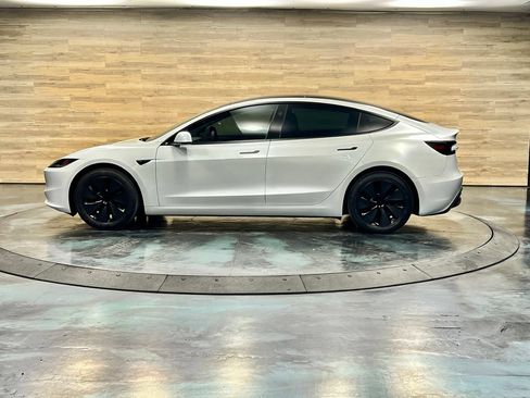 Used 2025 Tesla Model 3 Long Range RWD image 26