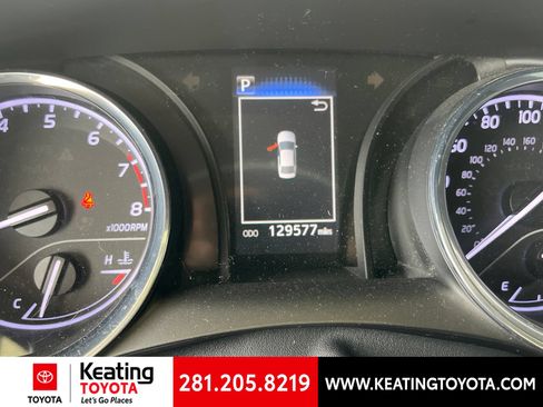 Used 2020 Toyota Camry SE FWD image 13