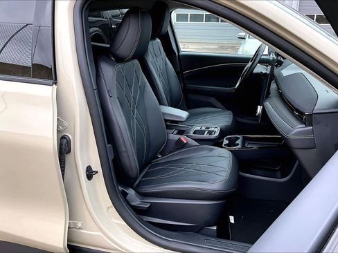 Used 2025 Ford Mustang Mach-E Select w/ Comfort Package Lite RWD image 8