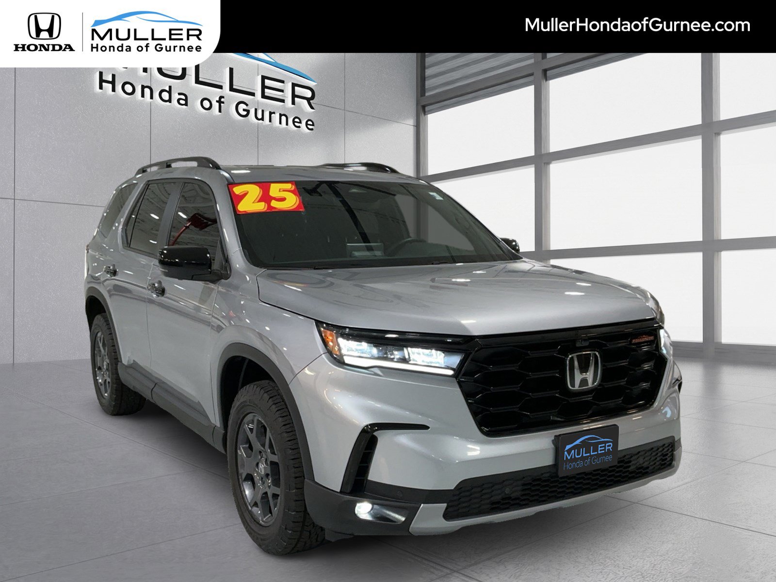Certified 2025 Honda Pilot TrailSport image 1
