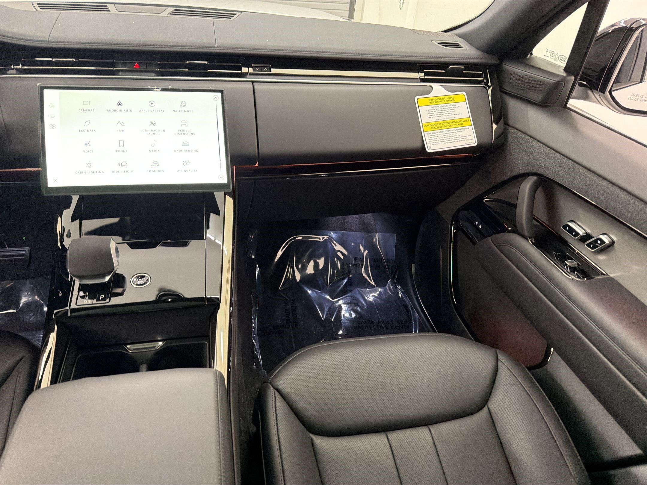 New 2026 Land Rover Range Rover Sport SE AWD/4WD image 32