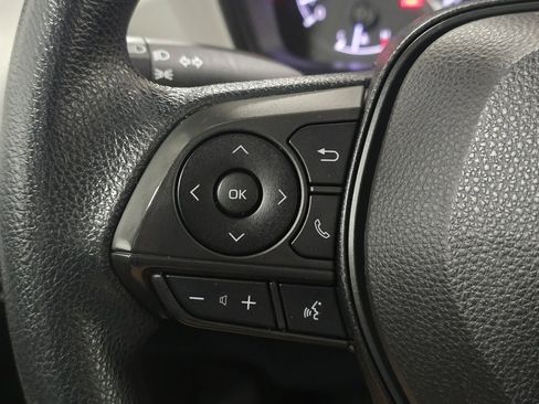 Used 2021 Toyota Corolla LE image 30