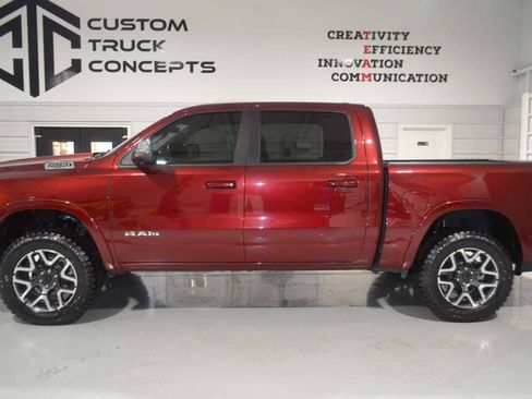 Used 2025 RAM 1500 Laramie AWD/4WD image 4