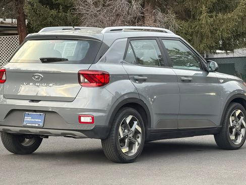 Certified 2023 Hyundai Venue SEL image 4