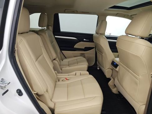 Used 2014 Toyota Highlander XLE image 38