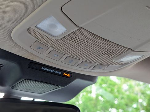 Used 2024 Ford Expedition XLT image 30