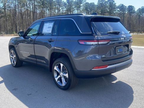 New 2026 Jeep Grand Cherokee Limited RWD image 5