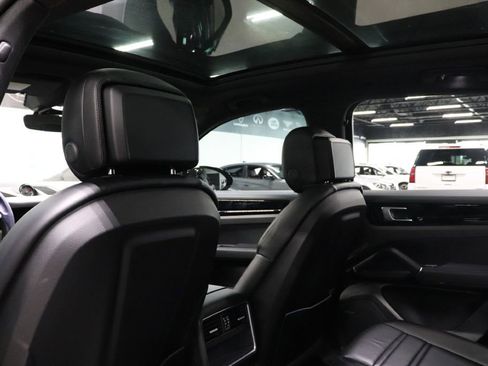 Used 2021 Porsche Cayenne image 17