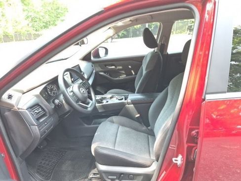 Used 2023 Nissan Rogue SV AWD/4WD image 16