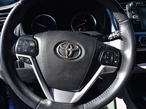 Used 2016 Toyota Highlander XLE image 13