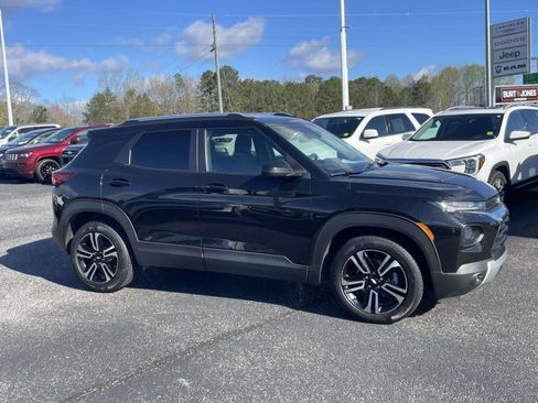 Certified 2023 Chevrolet TrailBlazer LT image 2